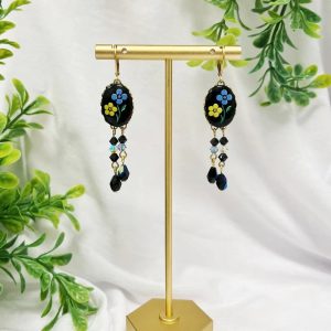 VINTAGE BLACK FLORAL cabochon beaded dangle earrings
